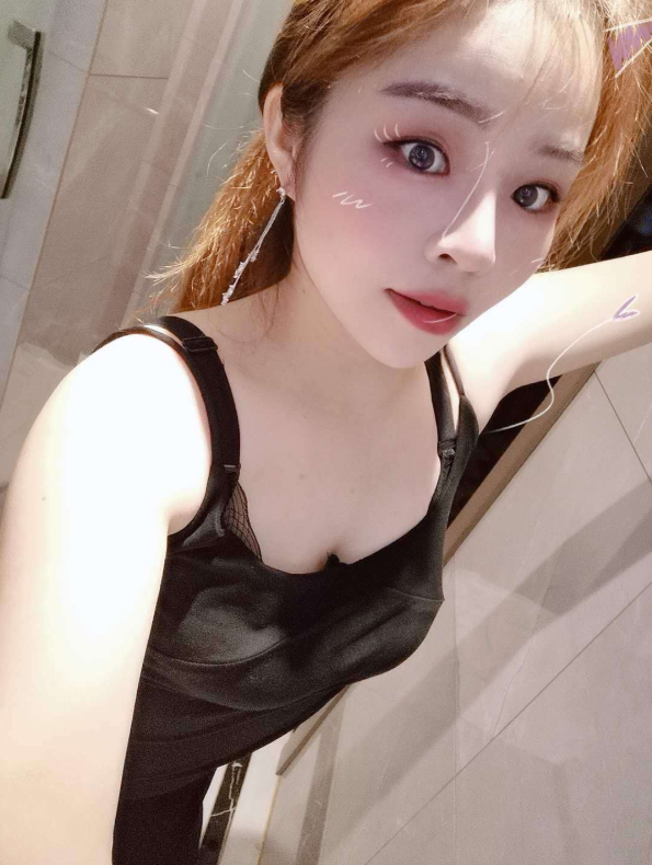 会展城美的林城刚发现的大波妹，值得一发